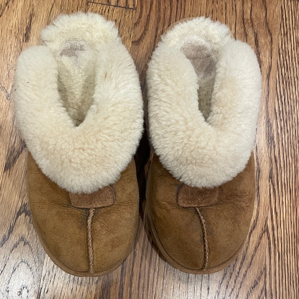 GUC UGG slippers. Size 7.